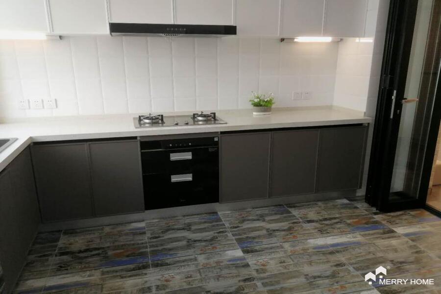 newly renovated 3 brm apt in Jing'an, Line 2/12/13