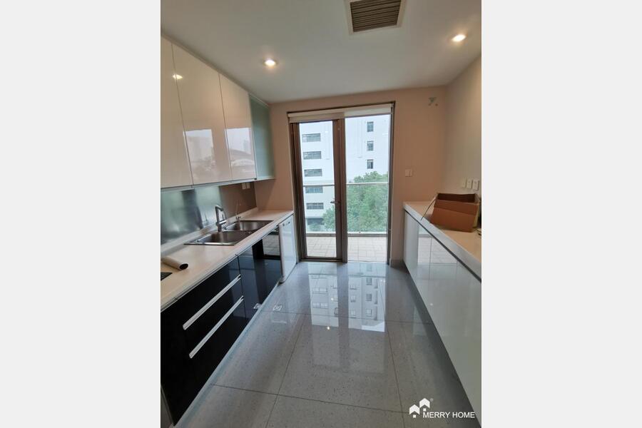 2BRS TO RENT IN NANYANG SEASONS COURT WITH LARGE BALCONY