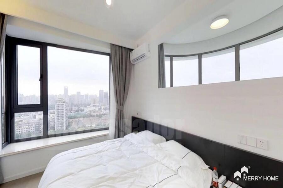 3 brm apt with big balcony in Jing'an, Line 2/12/13