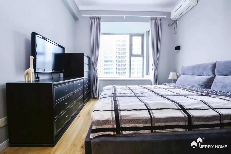 modern cheap 2br 2bath apartment in Xintiandi
