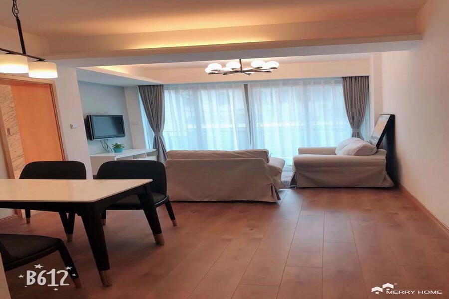 good location apt. with floor heating in Jing'an area, line 2