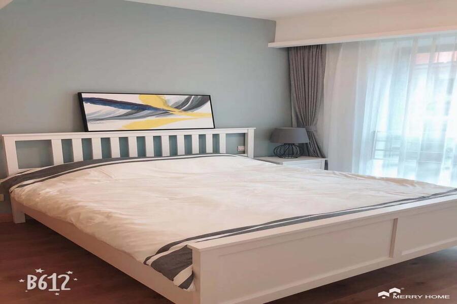 good location apt. with floor heating in Jing'an area, line 2