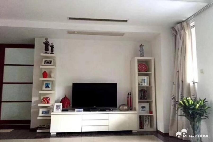 Townhouse for rent in The Greenhills Pudong Green city
