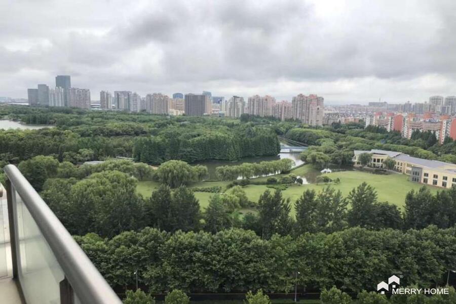 Lujiazui Center Palace with great open view