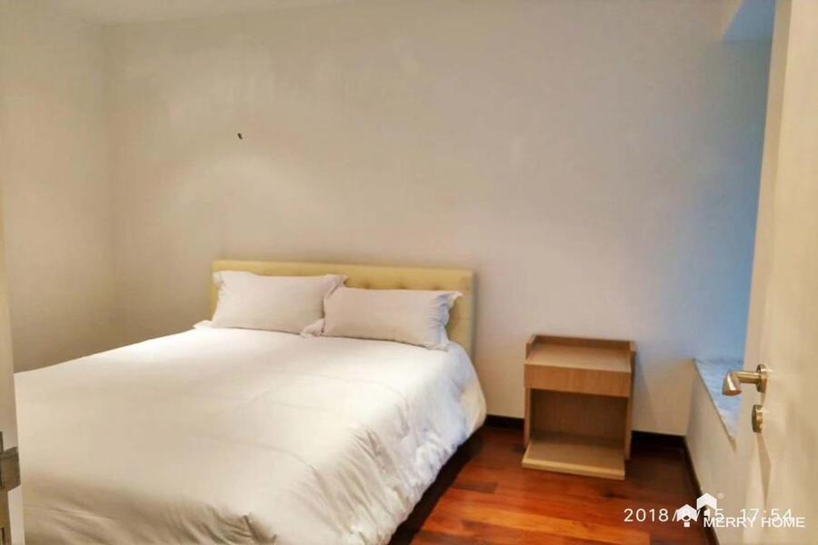 2 brm with a yard in Jing'an area, Line 7
