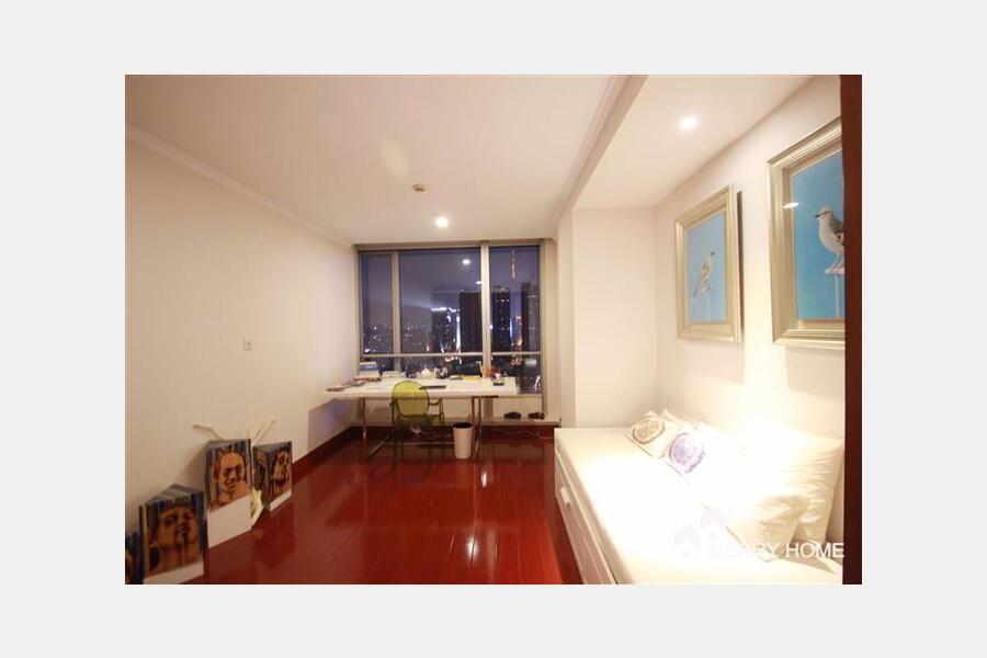 serviced apartment @ People Square great view