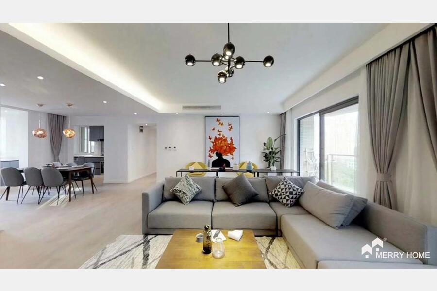 Spacious 220sqm 3 +1brs flat in La Doll high floor with nice view