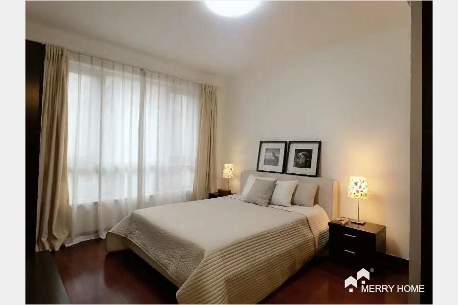 Modern and renovated 4 beds in Gubei Phase II