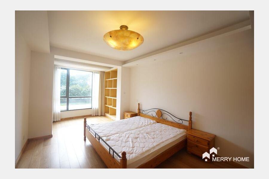 Hot and modern 4+1 beds with big terrace in Jingan