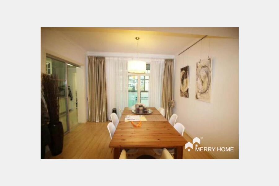 4 brm apt in Jing'an Area, Line 2/12/13