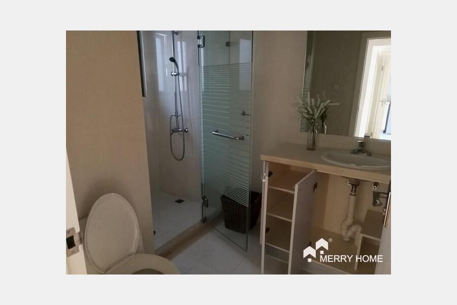 Good 3 bedroom townhouse with a garden in Hongqiao