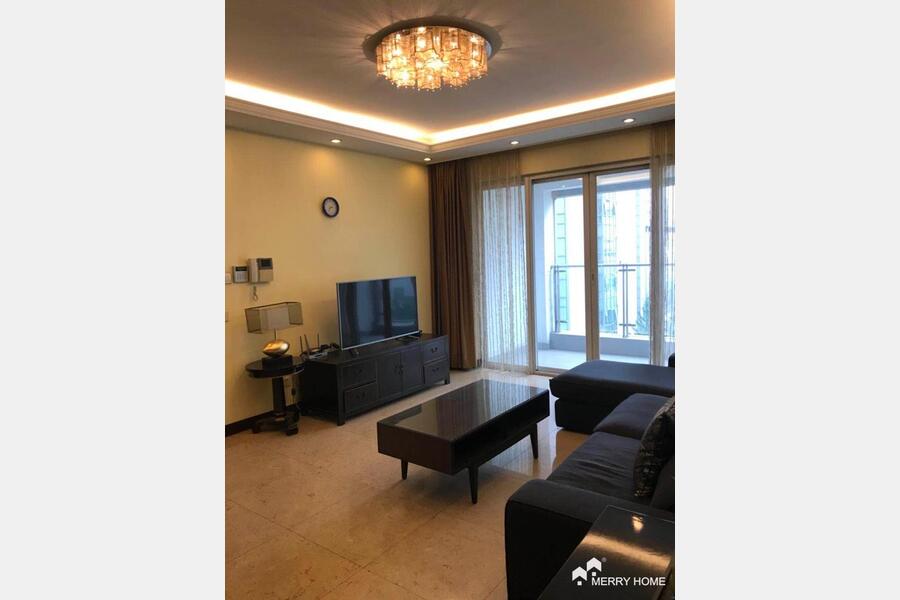 Nice 3br apartment with spacious club and green environment in Central Park