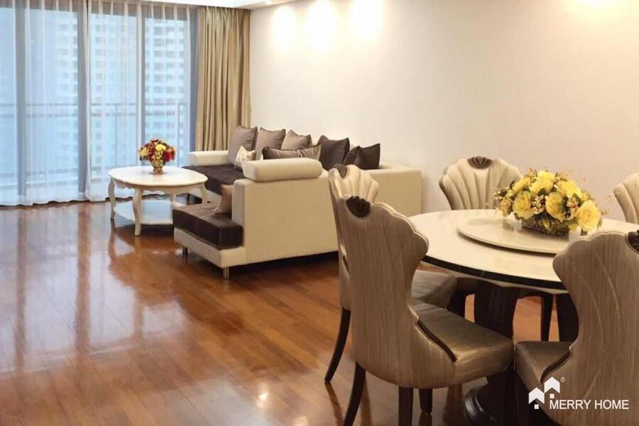 rent a 3brs apartment in Yanlord Garden shanghai