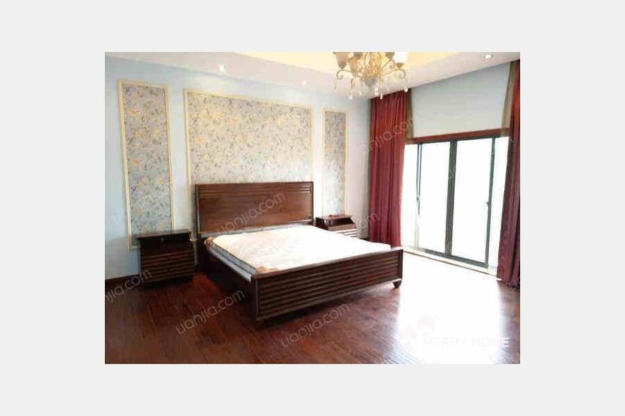 Renovated 6 br @26K to rent at Xujing Town with floor heating