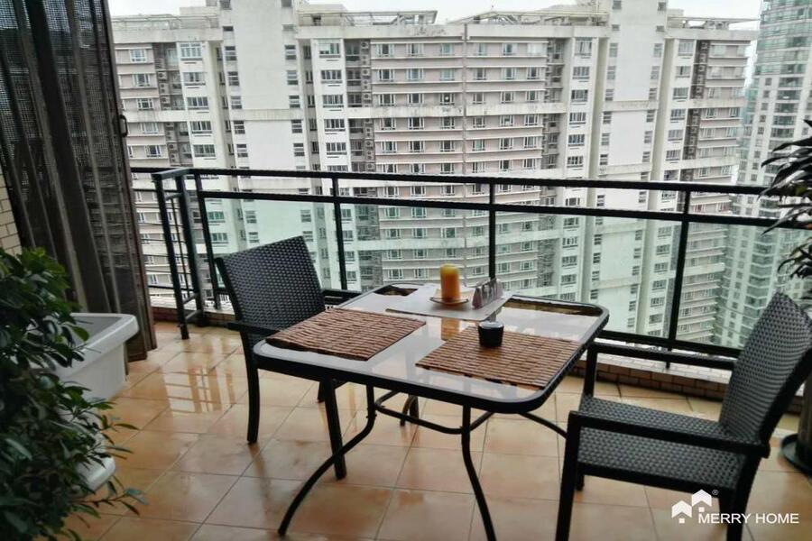 High floor with nice river view,4 BRS IN Yanlord Garden,Lujiazui Area