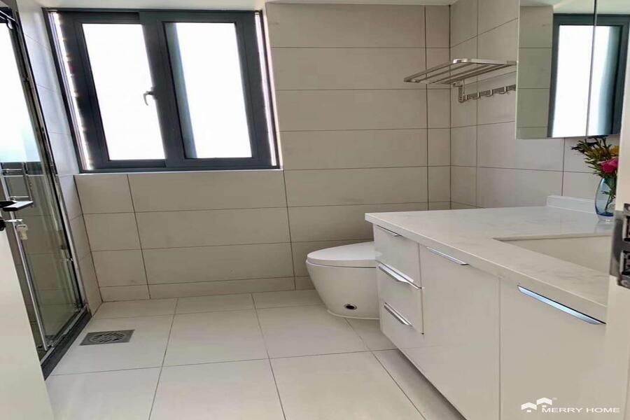 2br house with brand new appliances in Jingan area