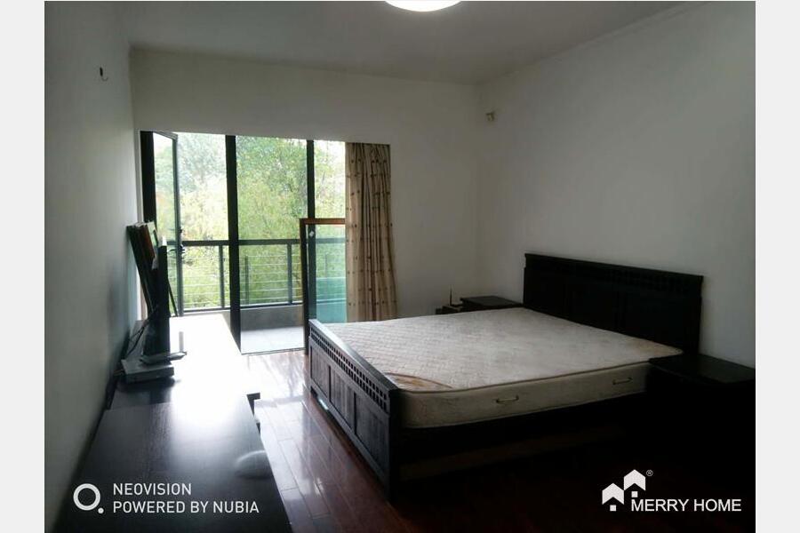 Low price, large space and high floor in Diamond Villa