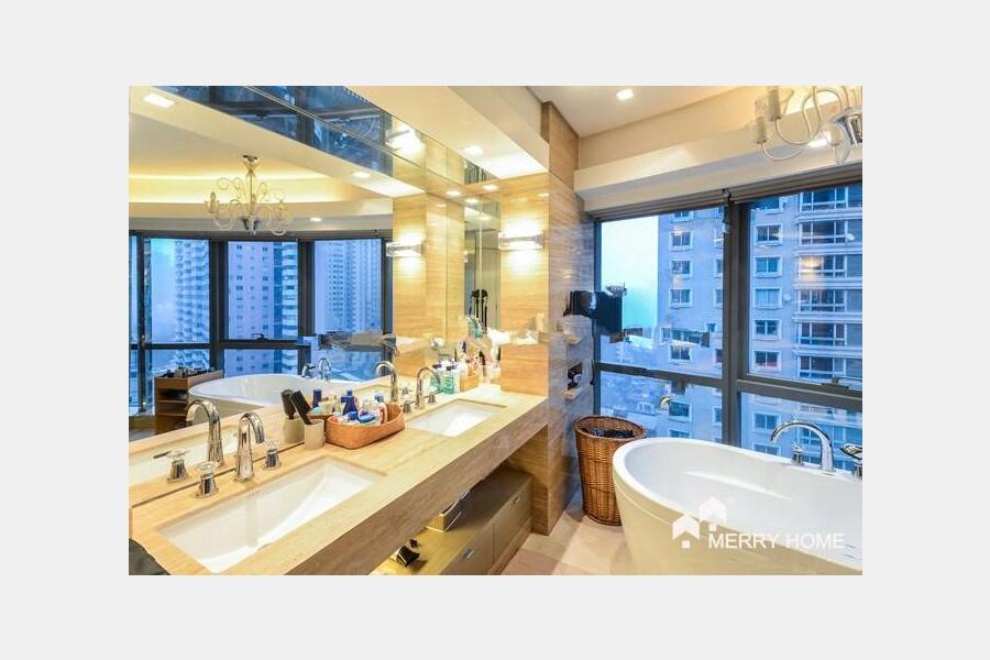 Newly renovated apartment with 4br in Zhongshan Park