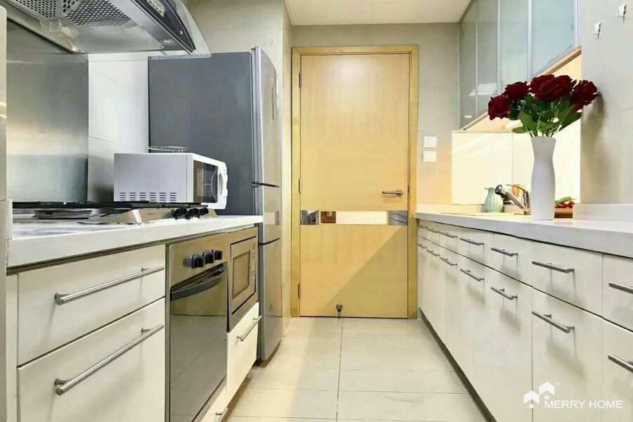 newly renovated 2 bds apartment at the riverside of Suzhou Creek