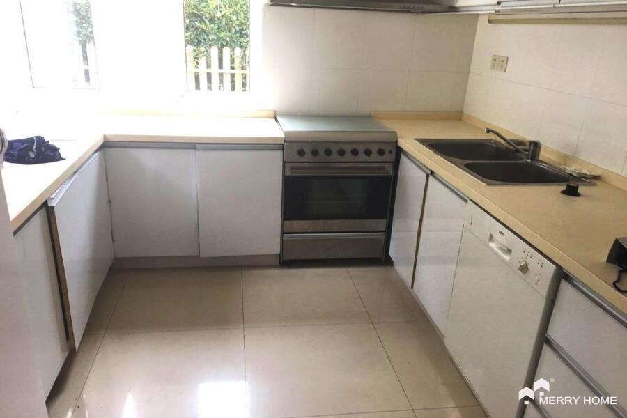 Newly refurbished 4+1br house for renting in Hongmei Garden