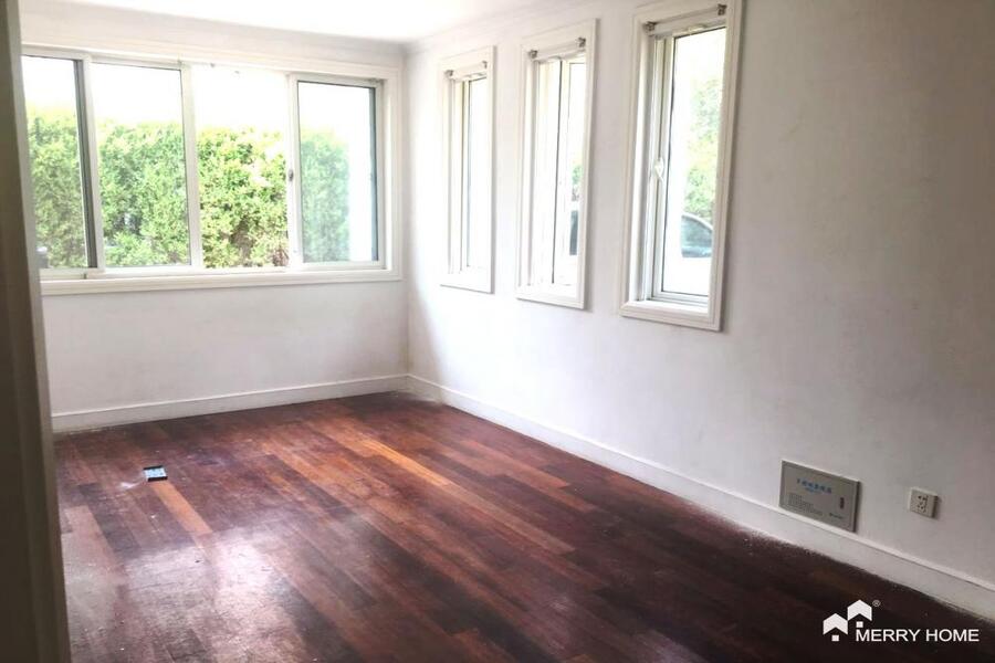 Newly refurbished 4+1br house for renting in Hongmei Garden