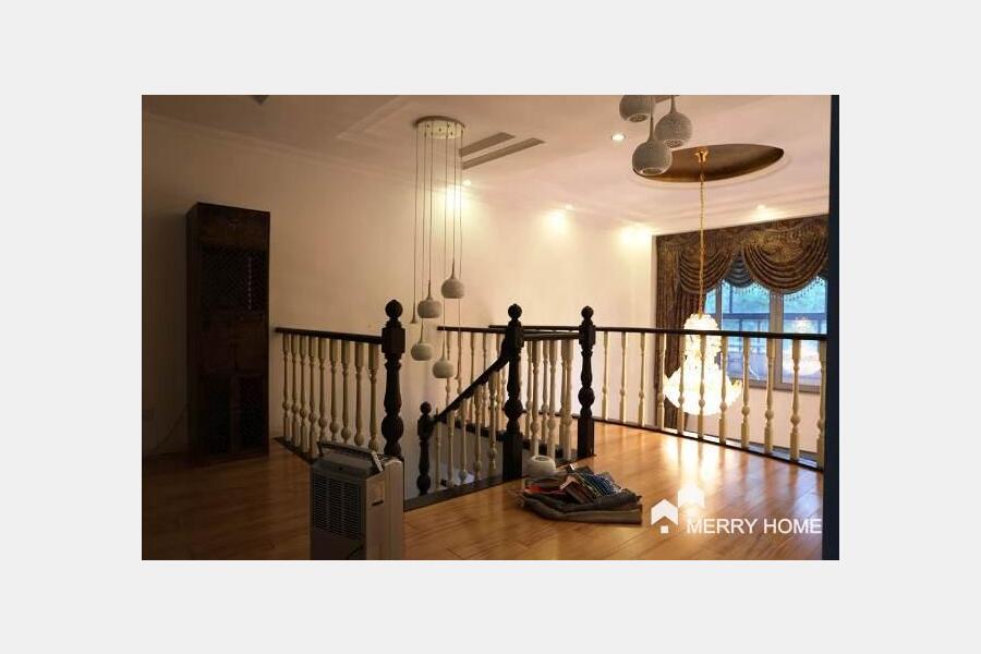 4br triplex with floor heating in Lujiazui Center Palace