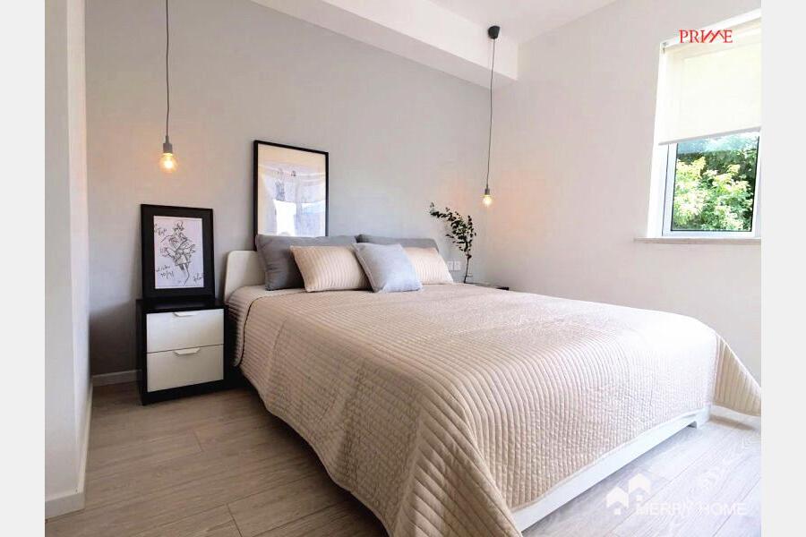 Redesigned and modern 3 beds with floor heating in Xujiahui