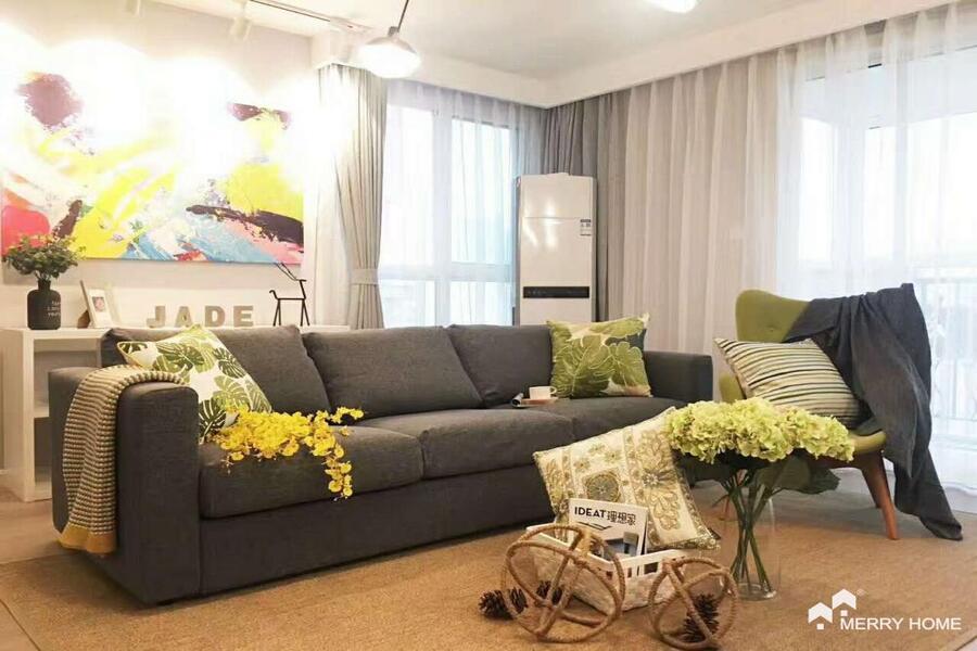 Newly renovated  3 brswith floor heating in Lujiazui Area