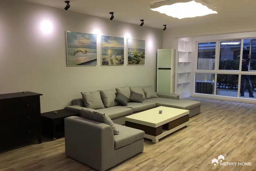 3 Bedrooms apt. @ Jing An, 3 mins to Line 2/7