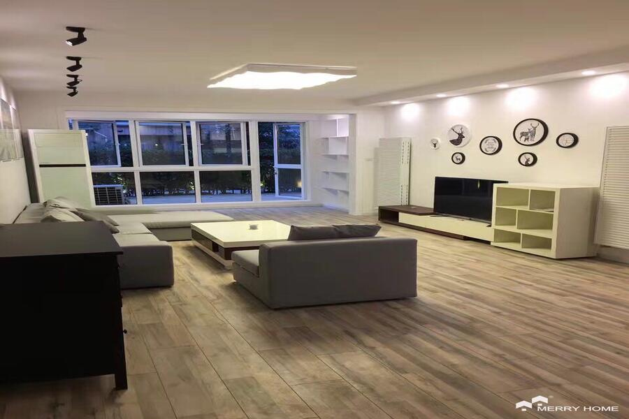 3 Bedrooms apt. @ Jing An, 3 mins to Line 2/7