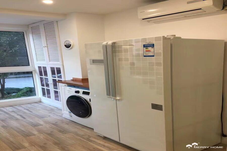 3 Bedrooms apt. @ Jing An, 3 mins to Line 2/7