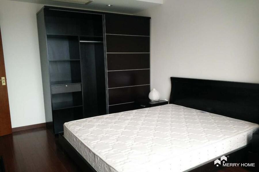 Big 3 br/2 bathroom apt in Crystal Pavilion in high floor with awsome view