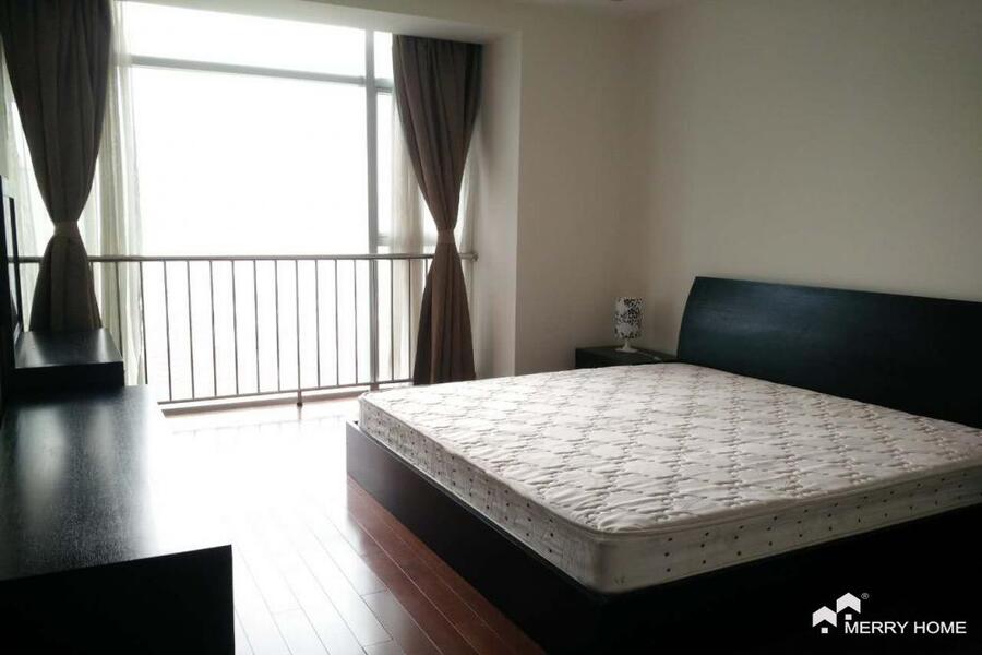Big 3 br/2 bathroom apt in Crystal Pavilion in high floor with awsome view