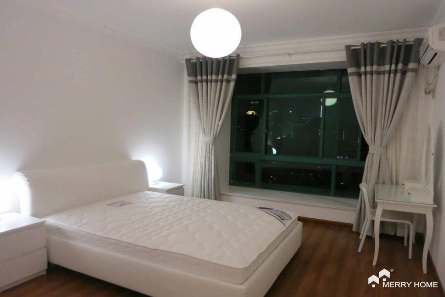 3Bedrooms apt. @ Jing An, 5 mins to Line 1/12/13