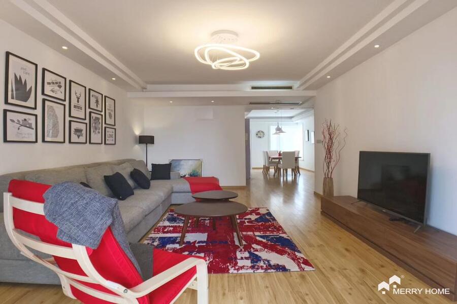 3 bedrooms near People square, ML1 Xinzha station