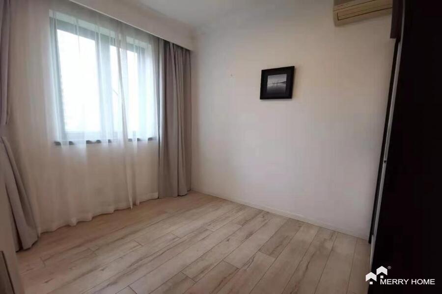 88sq.m, 2bdrs in Yanlord garden for rent