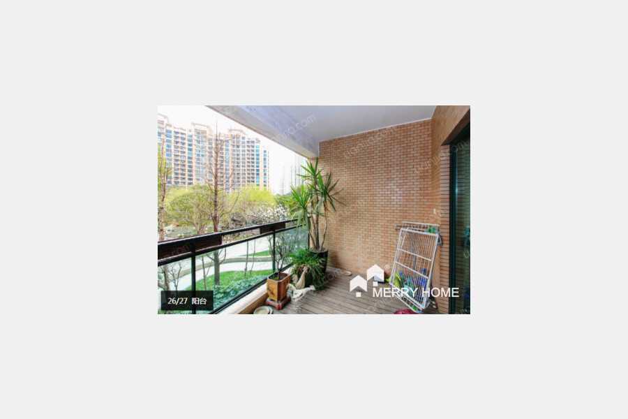 rent a nice 4bdrs apartment in Yanlord garden shanghai