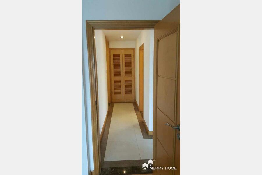 Large 4brs apartment in Lujiazui area, M/L2
