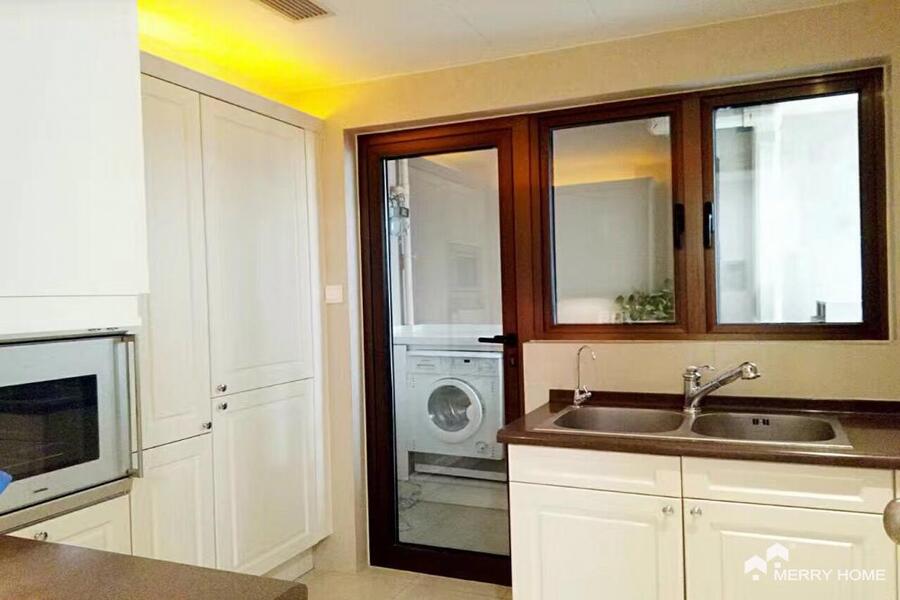 *2brs for rent in Lakeville Regency, Xintiandi area, floor heating.