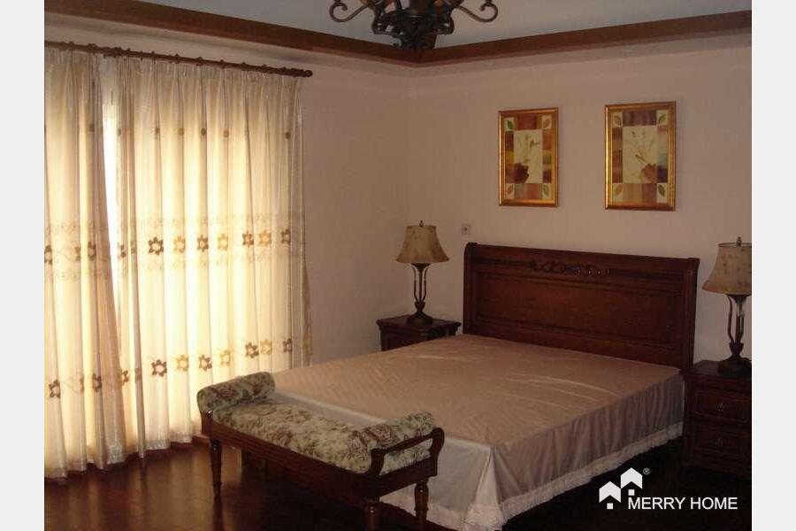 Single Villa in Kangqiao area for rent