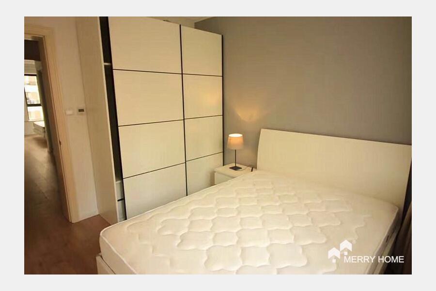 Renovated and modern 3 beds with floor heating in Jingan