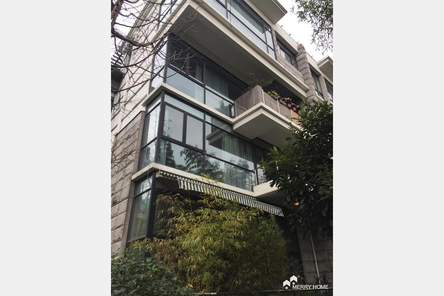 Elegant Townhouse Hongqiao 4bdrs+garage+ayi room