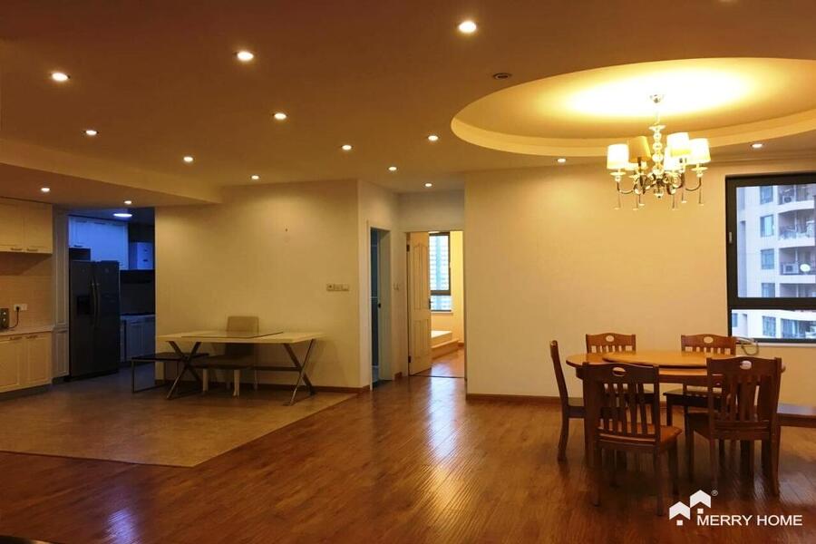 Green Court Pudong 3+1 br apartment for rent