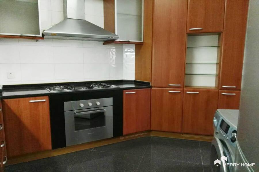 well maintained 3br apt rent in Central Residences