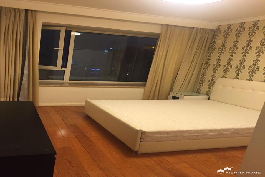 newly available apt in Skyline Mansion