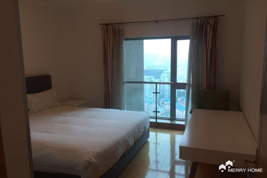 Big 4br apt with great river view rent in Shimao Riviera Garden