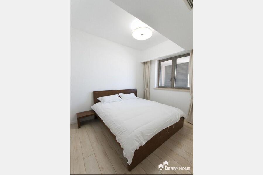 rent renovated and modern 3 beds jingan
