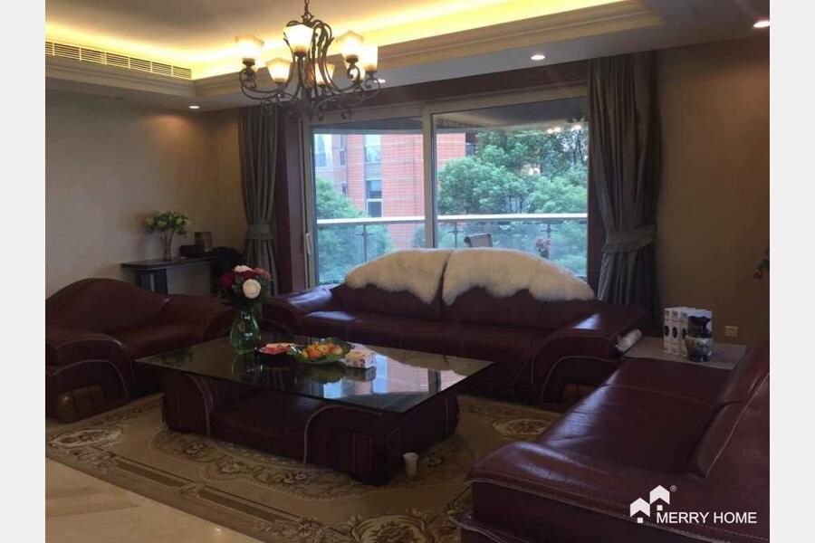 4beds apartment rent in Fortune Residence