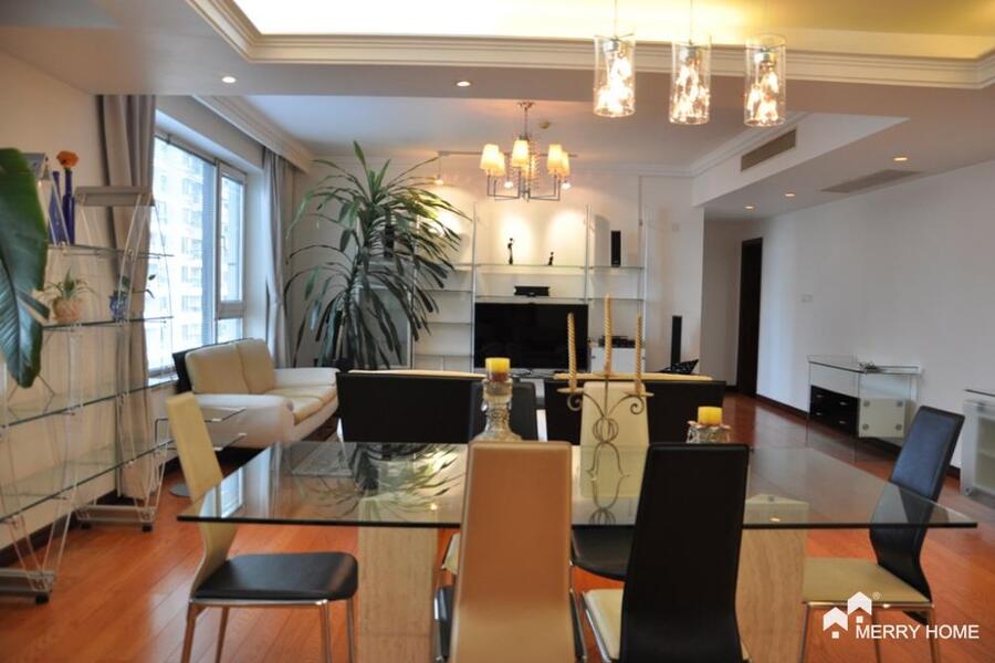 Skyline Mansion with 4 beds, river view for rent pudong