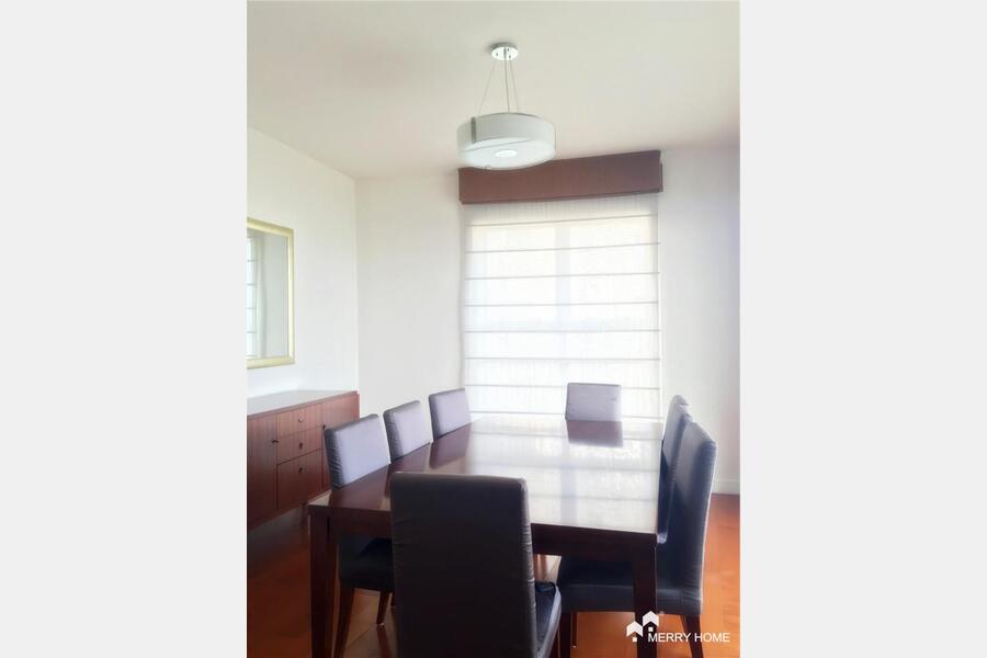 *5brs for rent in Lujiazui center palace.
